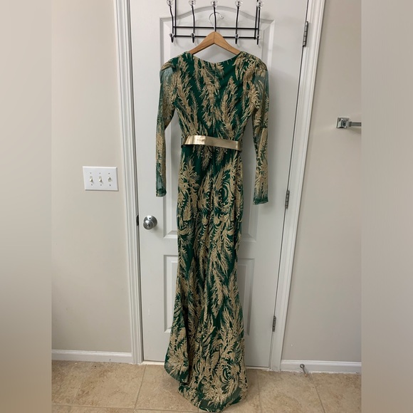 Green Chiffon and Gold Glitter Pattern with Belt - Picture 15 of 17